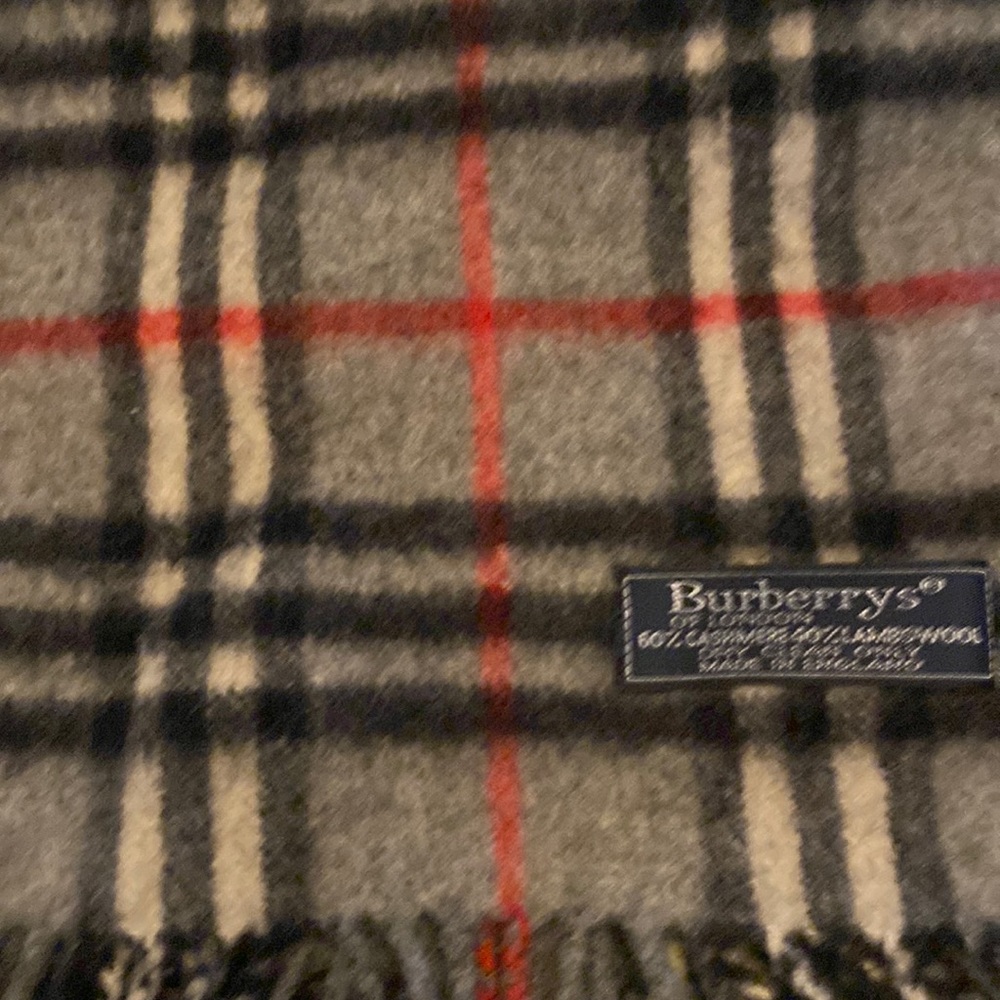 Grey Burberry scarf